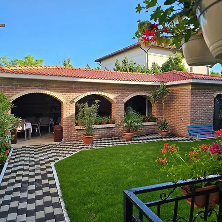 Casa Pescarus Guest house